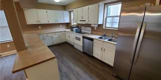 1536 W 40th Street Gallery 4