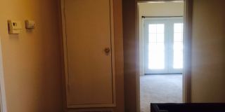 !! JUST REMODELED HOME AVAILABLE TODAYYY !! Gallery 4