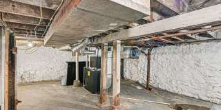 MOVE IN SPECIAL* $250 Off First Full Month's Rent OR Free 55in TV! Gallery 16