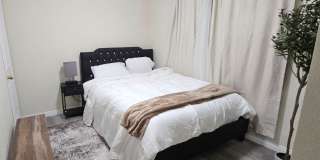 Charming 4BR House in Los Angeles Gallery 11