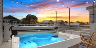 Salt & Sky | Rooftop Hot Tub | Carolina Beach Gallery 1