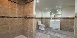 Updated 4BR / 2 Bath Home with off-street parking! Gallery 32