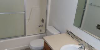 2 Bed, 1.5 Bath Condo in The W. Eugene Neighborhood! Apply Now! Gallery 10