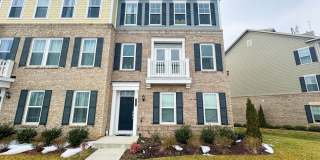 Fantastic 4 Bed 3.5 Bath End Unit Townhome In Potomac Shores Town Center Gallery 1