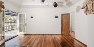 1302 Sweetzer Ave Gallery 6