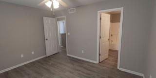 Large duplex in Vanderveen Gallery 19