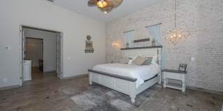 5861 E Cloud Road Gallery 21