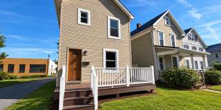 Updated Three Bedroom House Gallery 1