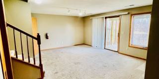 4 Bedroom 2 Bath Duplex in Iowa City Gallery 13