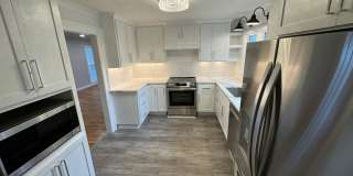 Fully Renovated 4 Bed Home w/ Fenced Backyard, W/D's in Unit. Gallery 6