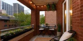 1057 W Thorndale Avenue Gallery 13