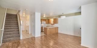 Beautiful Pet Friendly 3 bed/2.5 bath Townhome in Layton! Available on August 19th! Gallery 6