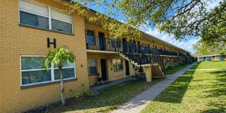 Charming 1-Bedroom Condo Near the Beach – 2501 Harn Blvd #H27, Clearwater, FL Gallery 1