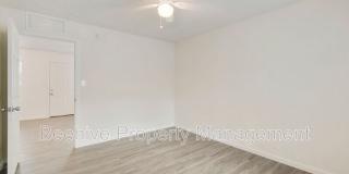 1324 E Taylor St Gallery 10