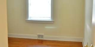 3 BR/ 1 BA Lakeside Three bedroom with large fenced yard and detached garage/workshop Gallery 16