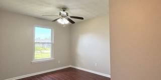 Desirable Grove Park Home 3/2 for Under $2,000!! Gallery 15