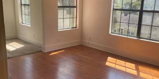 1 bedroom Downtown Apartment in Historic District Gallery 7