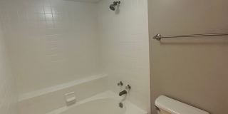 Spacious 2bed/2bath Apartment in unit W/D! Gallery 10