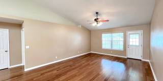Spacious 4 Bed 3 Bath Home w FULLY FENCED YARD for Rent! Gallery 23