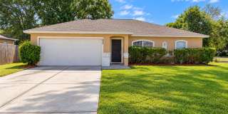 Spacious 3-Bedroom Poinciana Home with Large Yard, Garage, Cable & Internet Included! Spacious 3-Bedroom Poinciana Home with Large Yard, Garage, Cable & Internet Included! Gallery 1