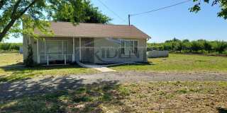 2 bedroom, 2 bath house, plus a bonus room, located in the country. Gallery 1