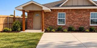 Modern 3BR/2BA Duplex Near Fort Sill & Shopping Gallery 1