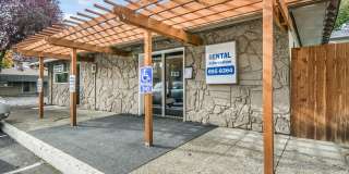 Townhouse Square Gallery 20