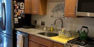 Studio Available September 1st!! - Fully Furnished - Great Portland Location! Gallery 1