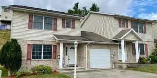 Charming 3BR Townhome in Morgantown Gallery 1