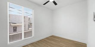 Gorgeous 2 Bed + Bonus Room | Large Private Yards | Resort Pool | 8 Weeks Free Rent! Gallery 15