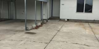 Cute clean Duplex SW Redmond Gallery 1