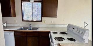 2bdrm, 1 bath apartment in Moyina Heights. Water,sewer & garbage included Gallery 1