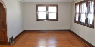 One block from USF! Huge home with 4 bedrooms! Fenced in yard Gallery 10
