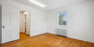 212 FREDERICK Avenue S Gallery 43