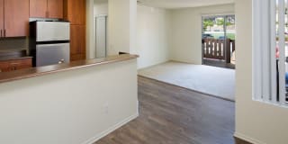 eaves San Marcos Gallery 18