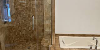 Beautiful 2 Bedroom Condo in Whitefish Bay Gallery 17