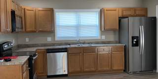 Pre-leasing 3 Bed 1.5 Bath  Townhouse on Old Trail Rd Gallery 1