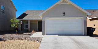 Open & Airy 3 Bedroom/2 Bath Home with Refrigerated Air Gallery 1