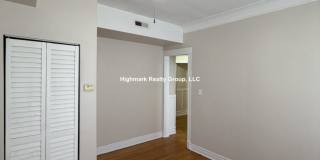 7507 North Greenview Ave. Gallery 9