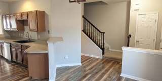 Townhome Close to I-485 and Shopping/Restaraunts Gallery 5