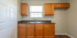 2 bed, 1 bath in great location - move in ready! Gallery 9