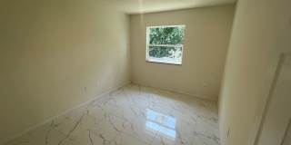 3Bd / 2Ba Duplex with GARAGE Gallery 11