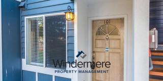 *9 Month Lease* 3 Bed 2 Bath Ground Level Baker View Condo with an Office! Gallery 1