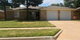 Charming 4 Bedroom in The Meadows Gallery 1