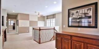 Stunning (Formal Model) 3/3 w/Huge Loft!  Please read entire ad before requesting a viewing!! Gallery 17