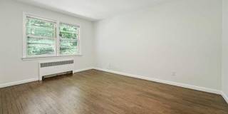 24 Hutton Avenue Gallery 12