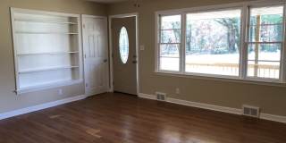 Convenient South Location!  3 Bedrooms / 2 Bathrooms Gallery 5