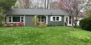 3 bedroom, 1 bath House: Available August 2026! Gallery 1