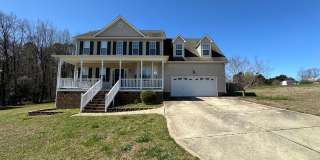 Beautiful 3 bedroom home on over 3/4 acres with huge garage. Gallery 1