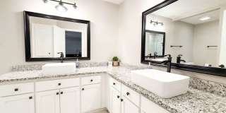 Spacious Fully-Furnished 5-Bedroom Home | Mid-Term Rental in Green Island Hills Gallery 12